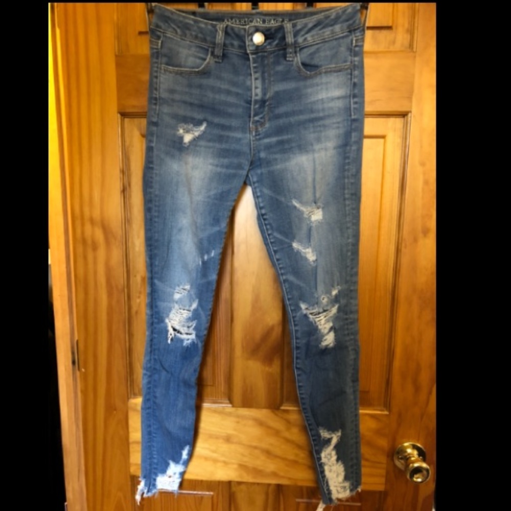 High waisted American eagle jeans size 4!
